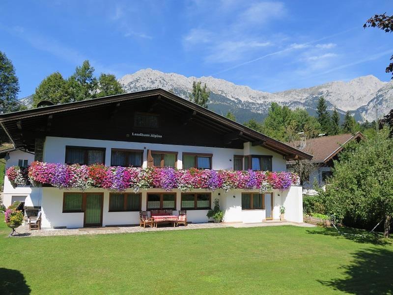Alpina Apartment *